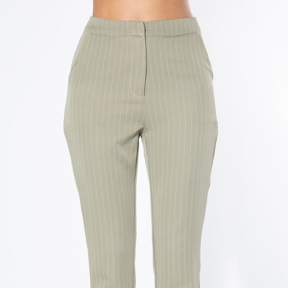 Pantsuit Set - Picture 5 of 6
